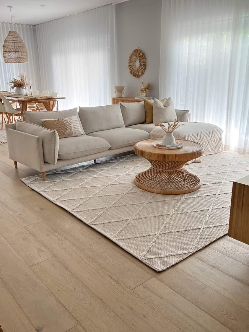 The Ultimate All-Season Home Essential: Wool Hand-Knotted Rugs!