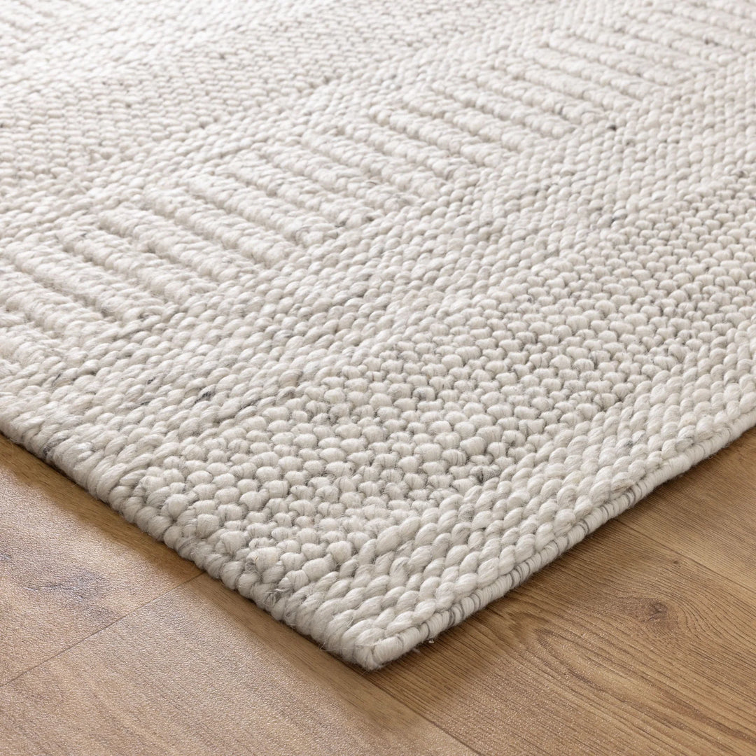 Style Ivory Hand Woven Wool Floor Rug
