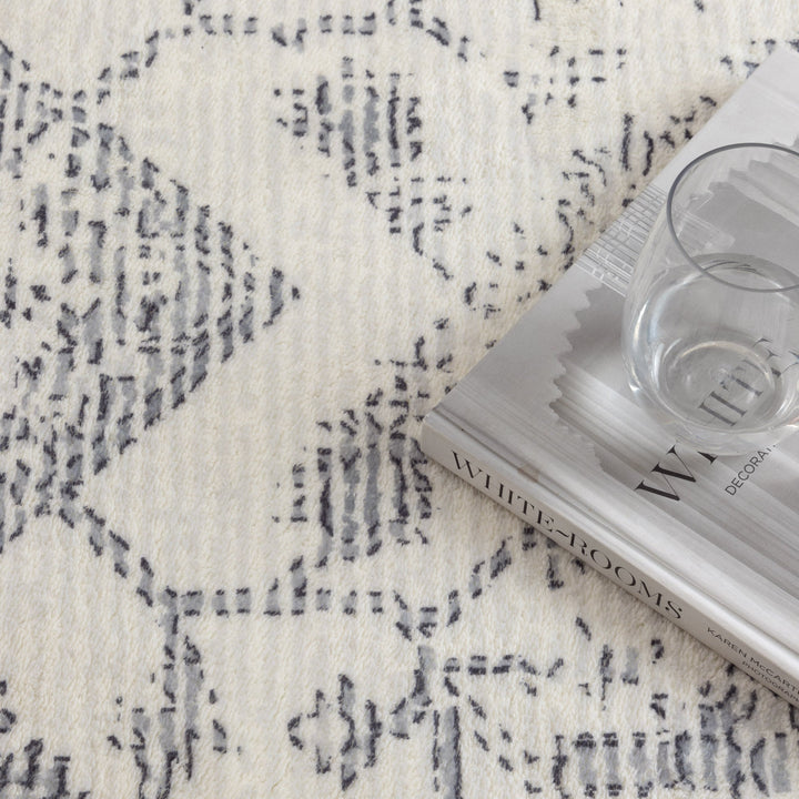 Cloud Distressed Medallion Cream Blue Washable Rug