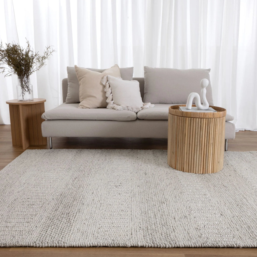 Style Ivory Hand Woven Wool Floor Rug