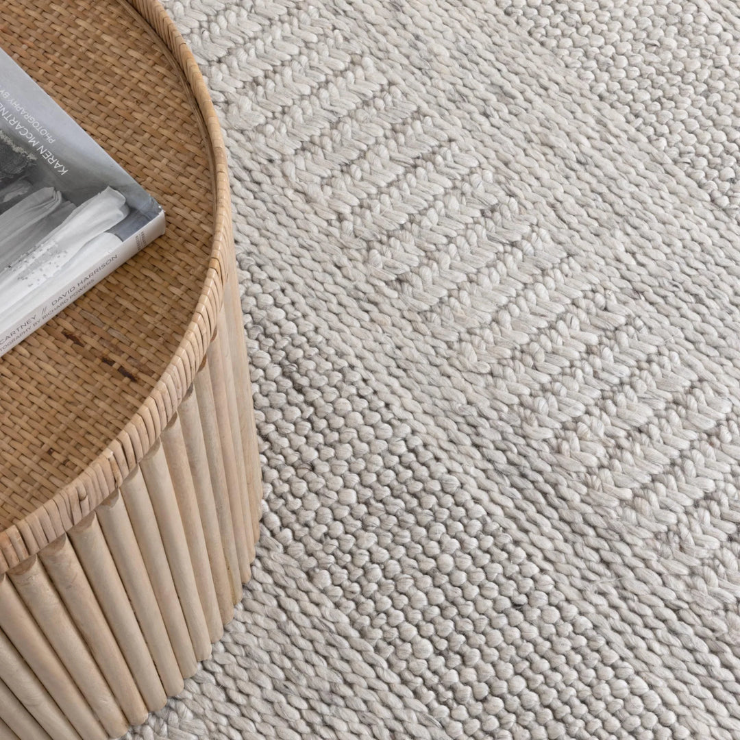 Style Ivory Hand Woven Wool Floor Rug