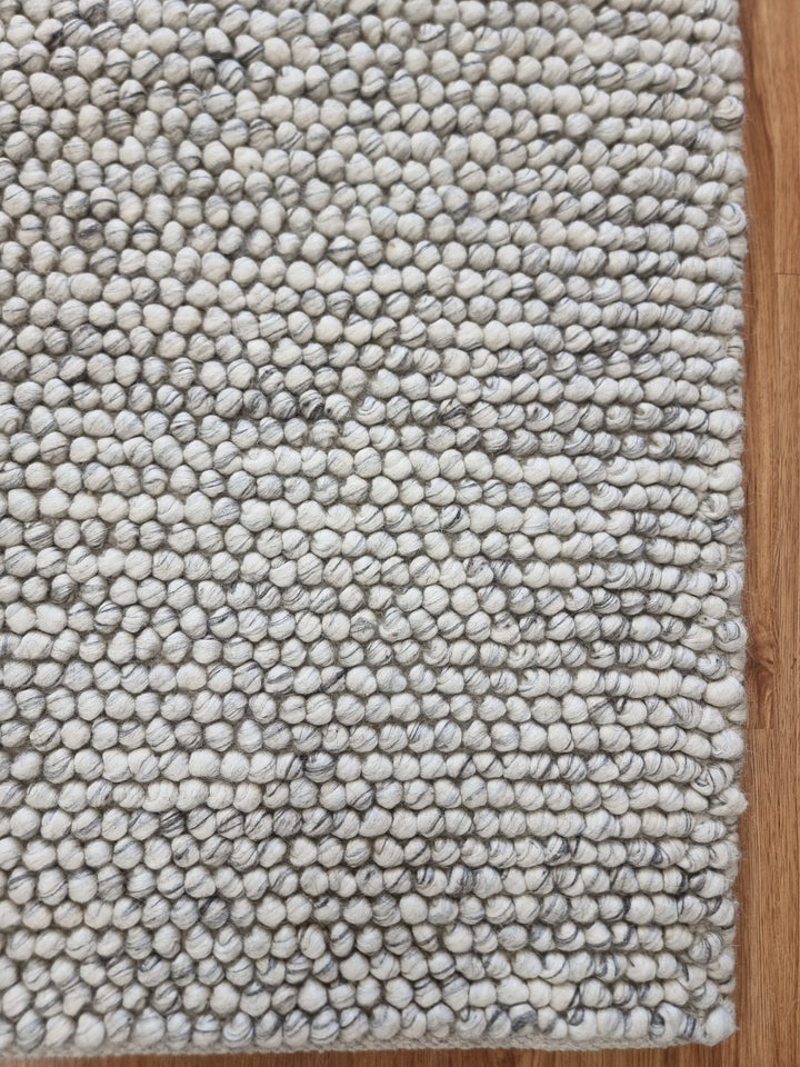 Pebbles Pure wool Oyster Floor Rug