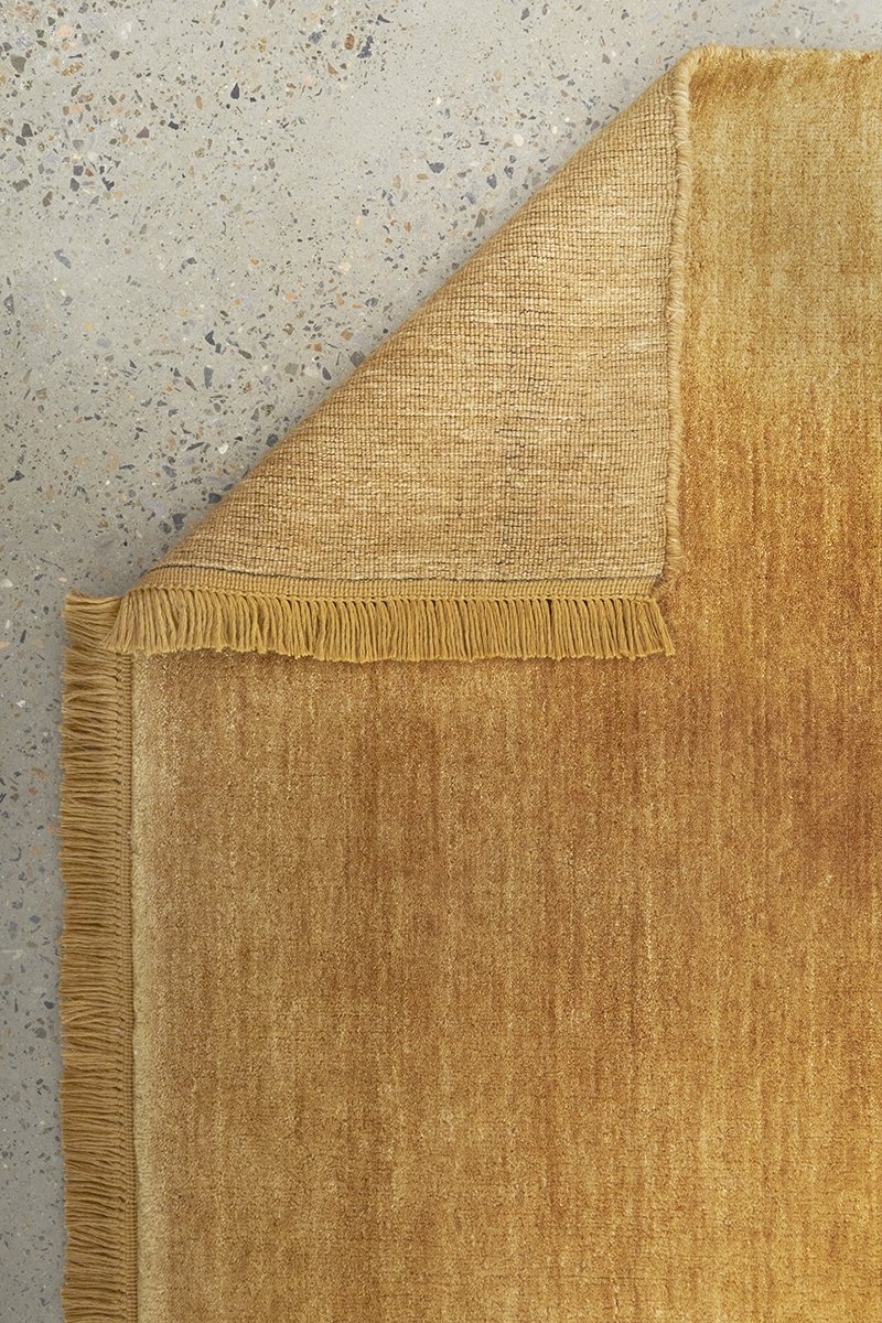KINSHIP HONEY HAND WOVEN WOOL FLOOR RUG
