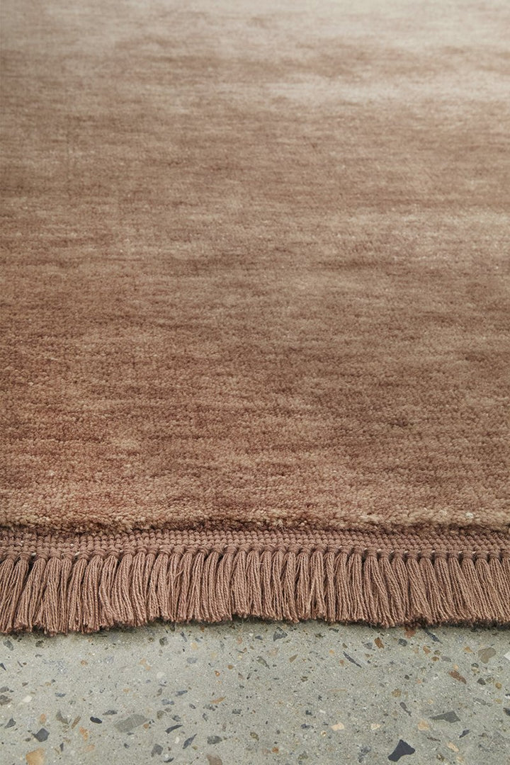 KINSHIP MOCHA MOUSSE HAND WOVEN WOOL FLOOR RUG