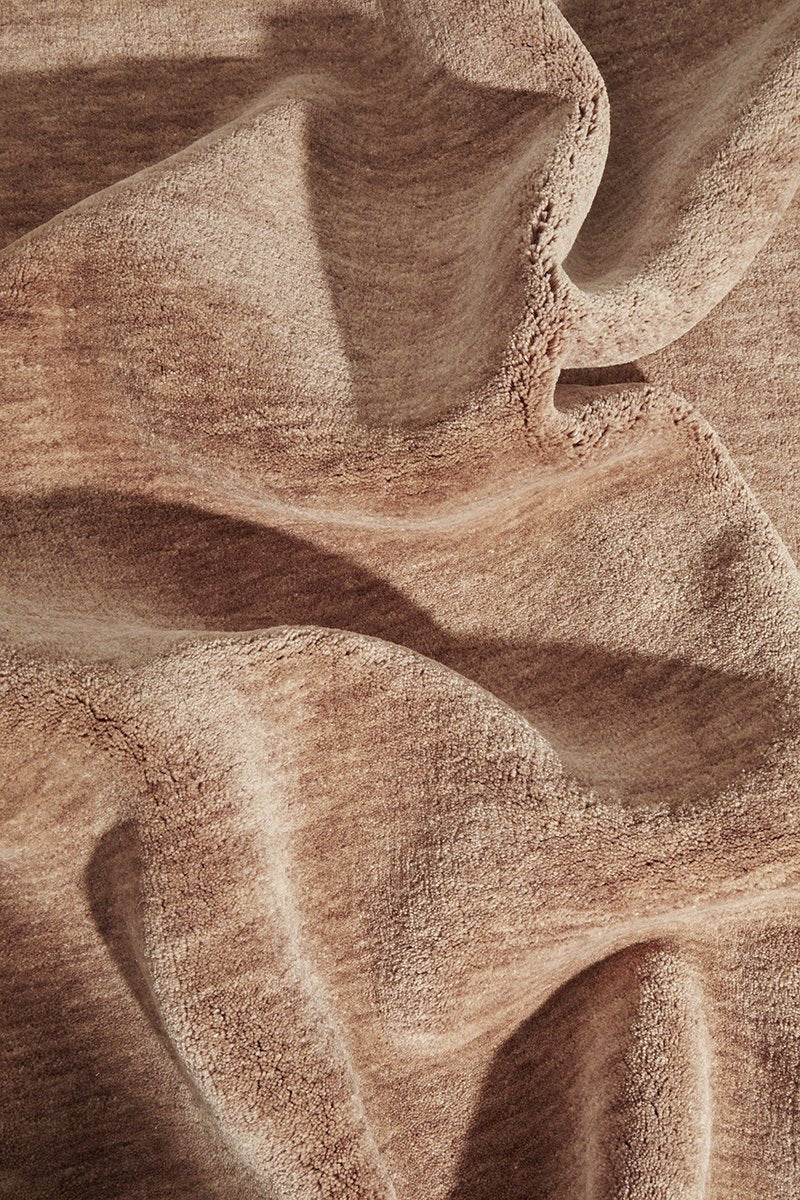 KINSHIP MOCHA MOUSSE HAND WOVEN WOOL FLOOR RUG