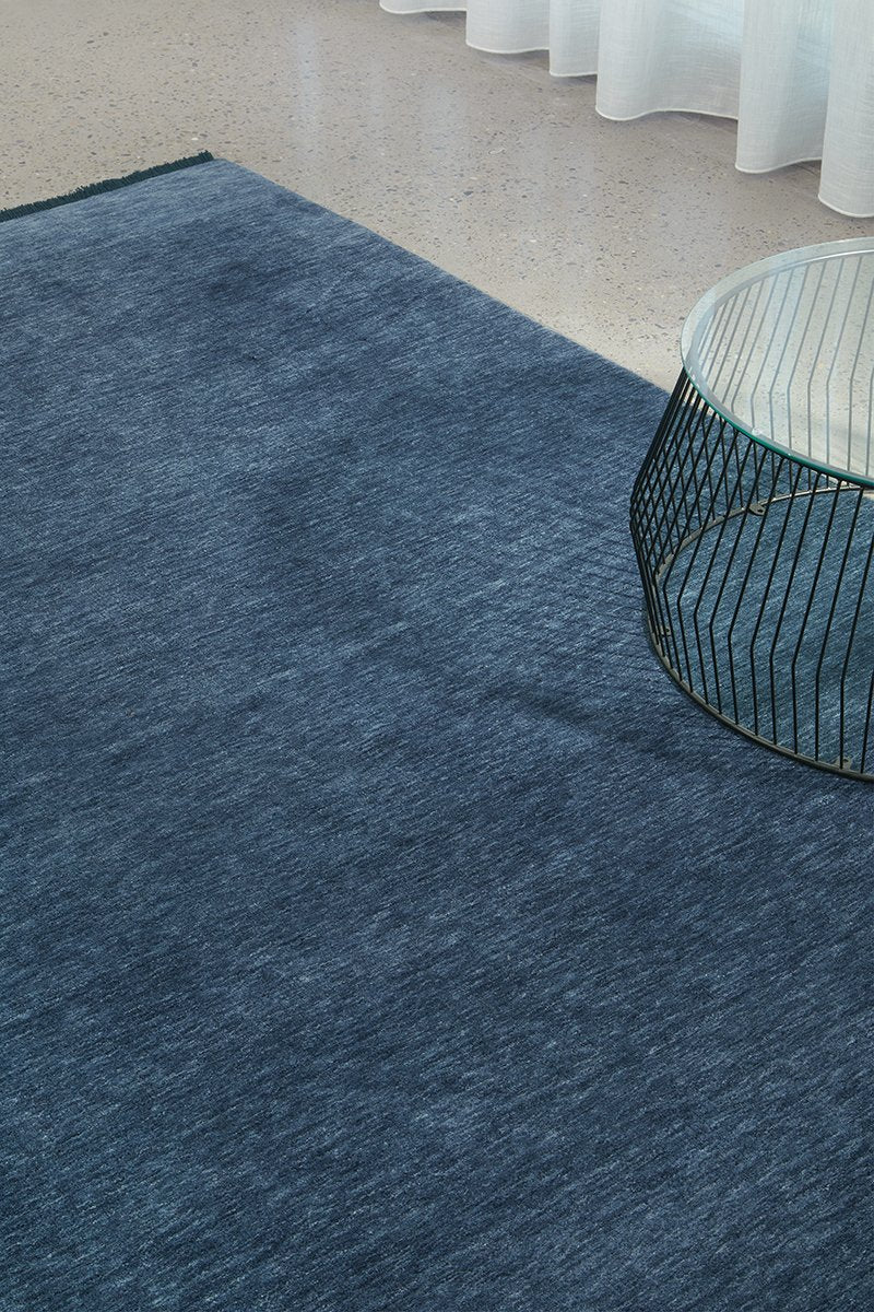 KINSHIP NAVY HAND WOVEN WOOL FLOOR RUG