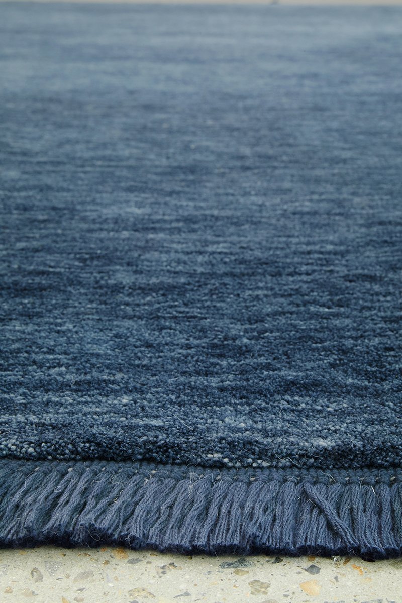 KINSHIP NAVY HAND WOVEN WOOL FLOOR RUG