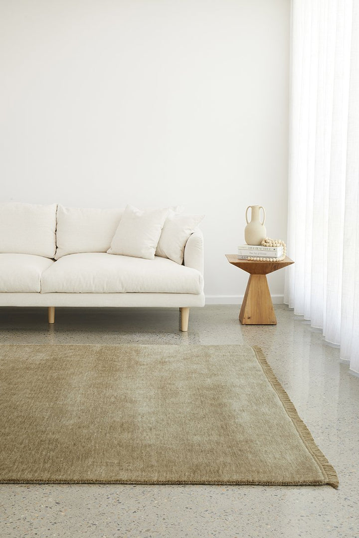 KINSHIP OYSTER HAND WOVEN WOOL FLOOR RUG