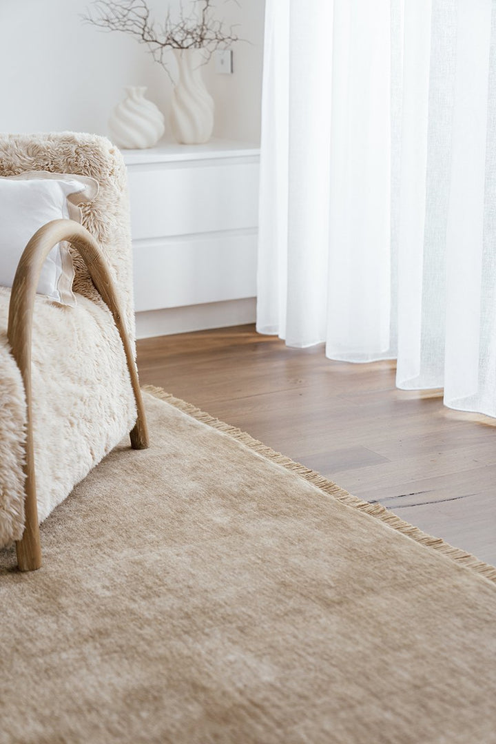 KINSHIP OYSTER HAND WOVEN WOOL FLOOR RUG