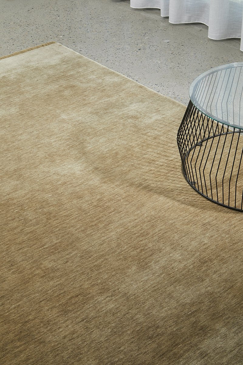 KINSHIP OYSTER HAND WOVEN WOOL FLOOR RUG
