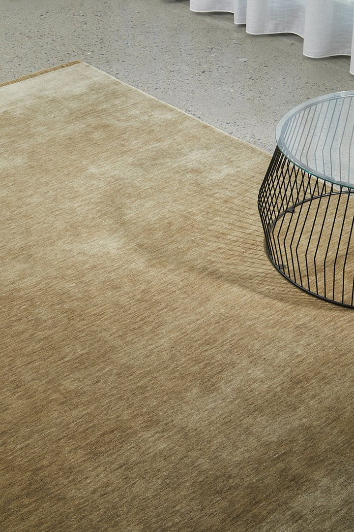 KINSHIP OYSTER HAND WOVEN WOOL FLOOR RUG