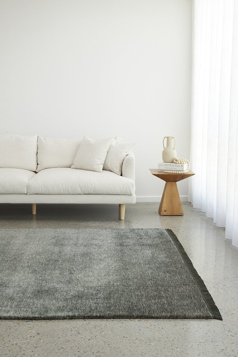 KINSHIP SEAL GREY HAND WOVEN WOOL FLOOR RUG