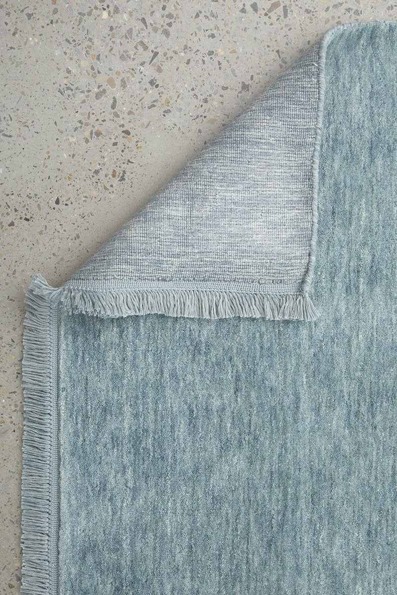 KINSHIP SKY BLUE HAND WOVEN WOOL FLOOR RUG