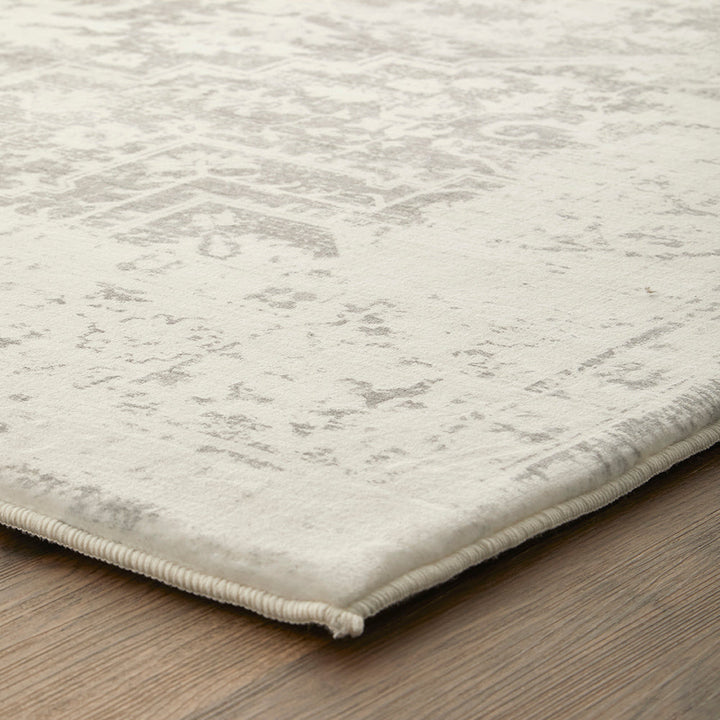 Cushy Asha Silver Rug
