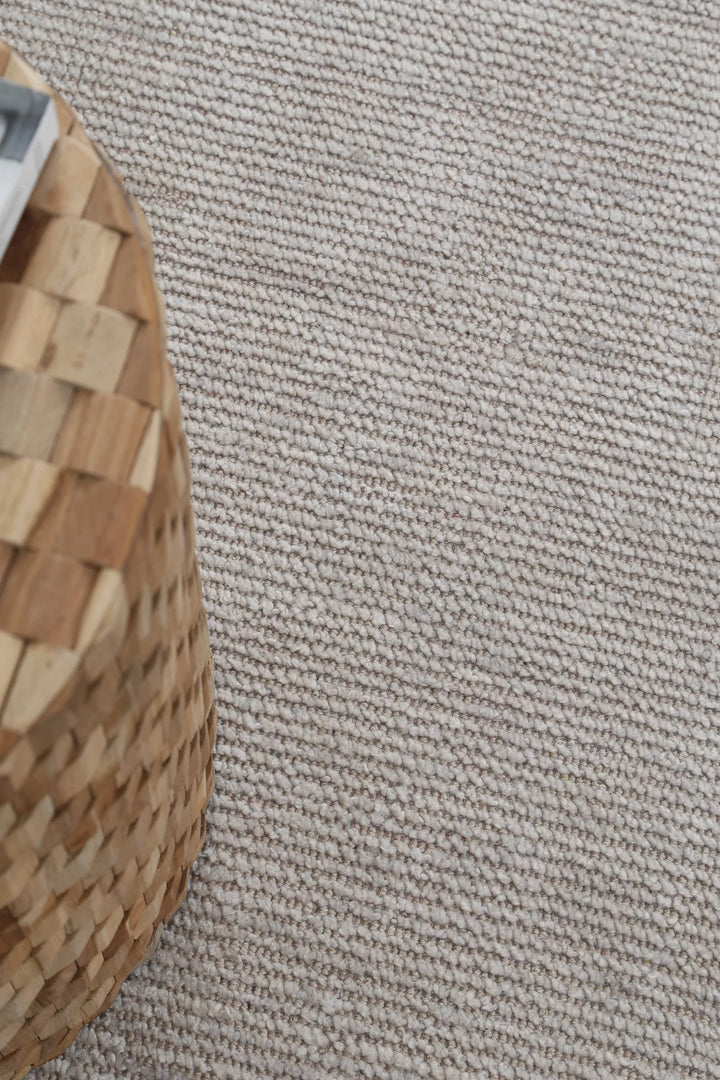 ALICIA CREME Easy clean textured floor rug