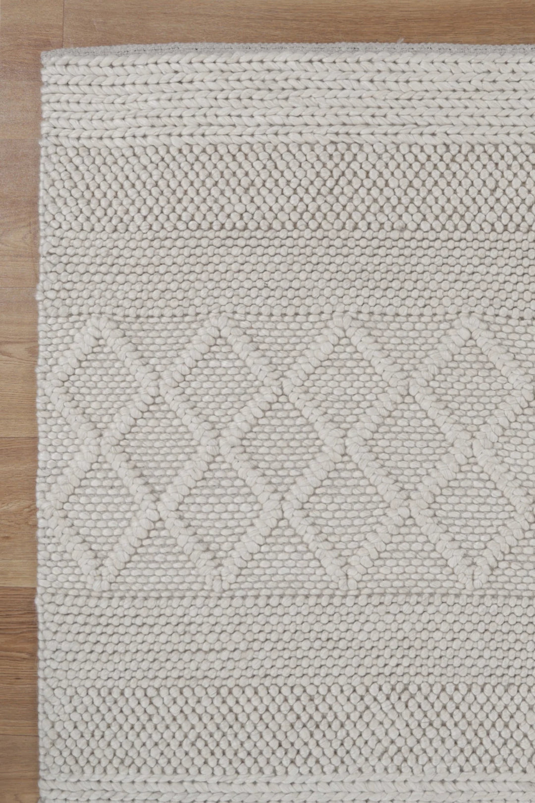 BRAZIL HAND WOVERN IVORY FLOOR RUG