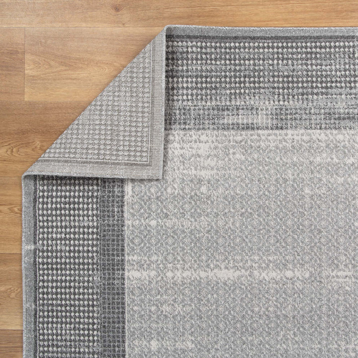 Quadalio Modest Light Grey