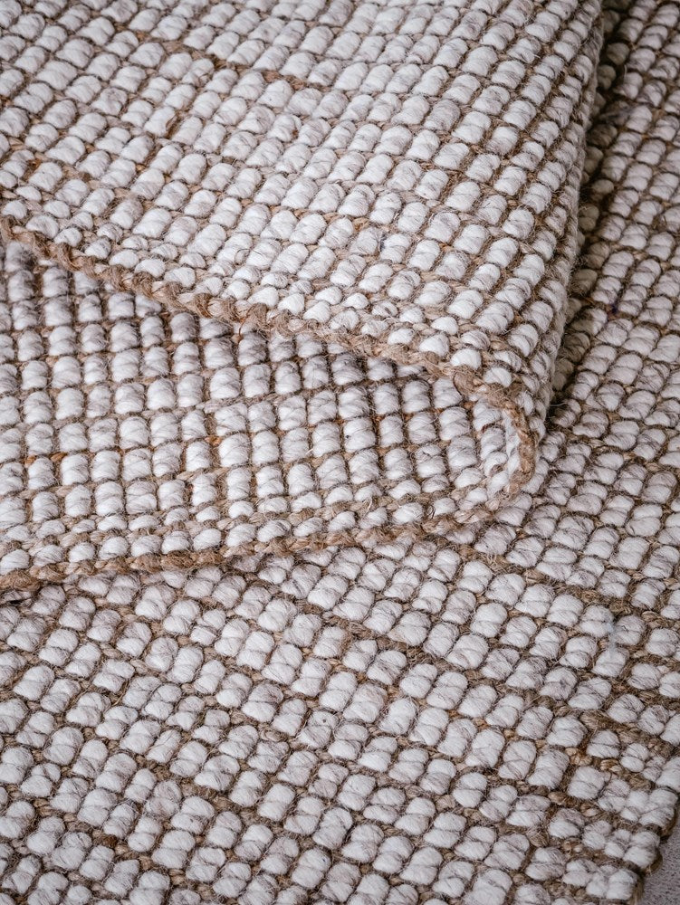 COASTAL NATURAL WOOL AND JUTE FLOOR RUG