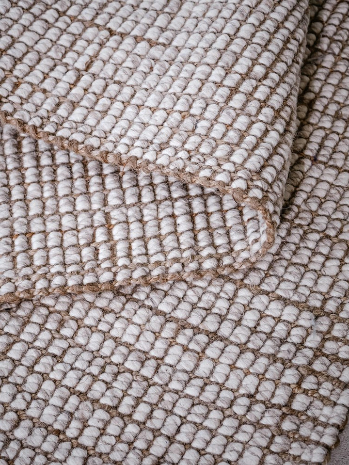COASTAL NATURAL WOOL AND JUTE FLOOR RUG
