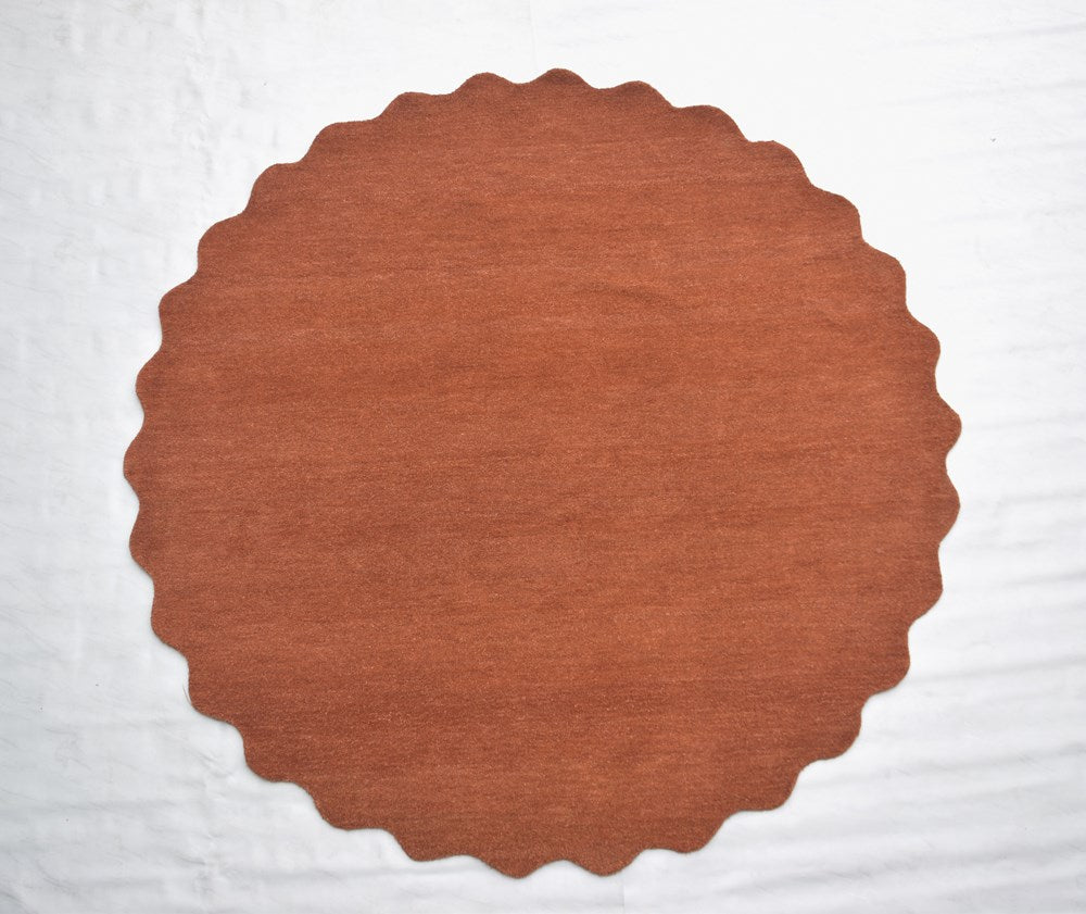 SCALLOPED RUST HAND TUFTED FLOOR RUG