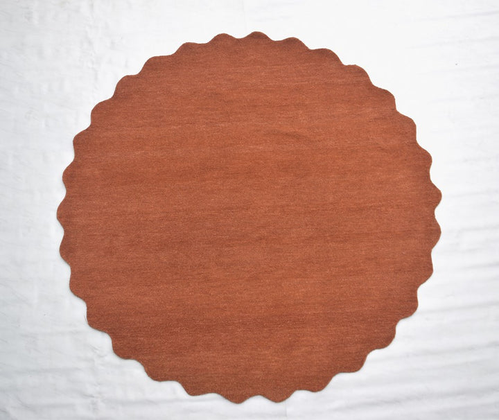 SCALLOPED RUST HAND TUFTED FLOOR RUG