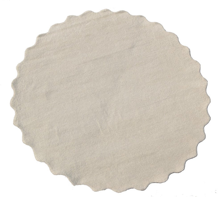 SCALLOPED WHITE HAND TUFTED FLOOR RUG