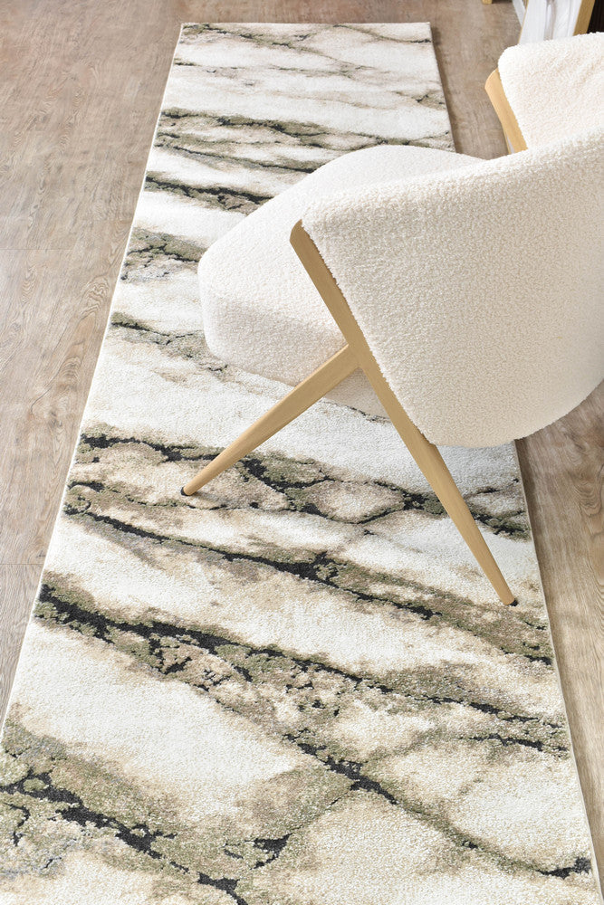 Sofia Sagefrost Runner