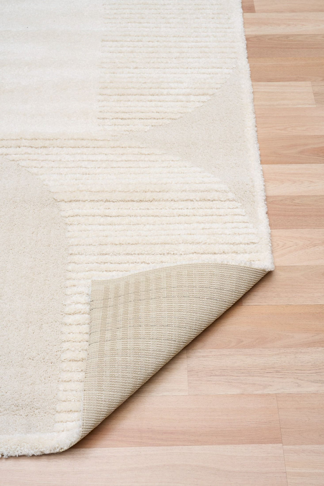 OZLAND WHITE EASY CARE FLOOR RUG