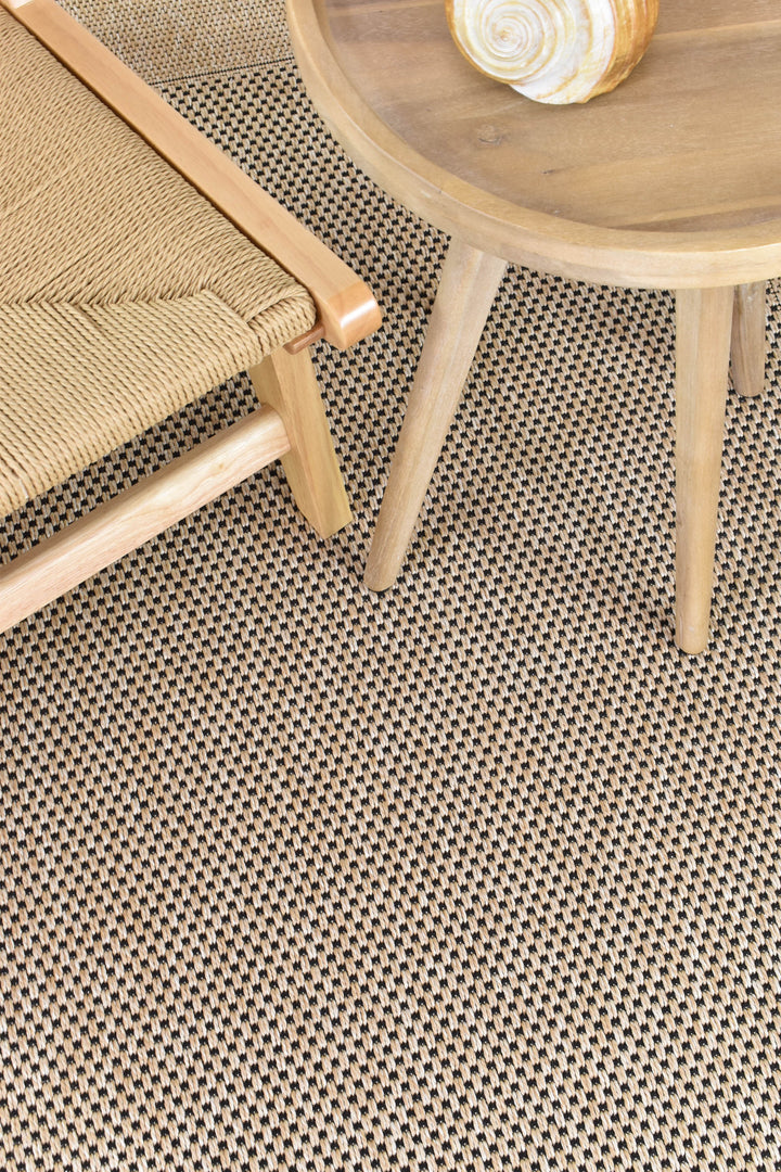 Outdoor INDOOR Sisal Sand Black Rug 3900-820