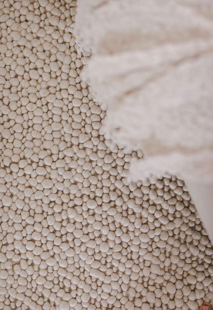 Fish Eye Pebbles white/ Ivory Pure Wool hand woven floor rug